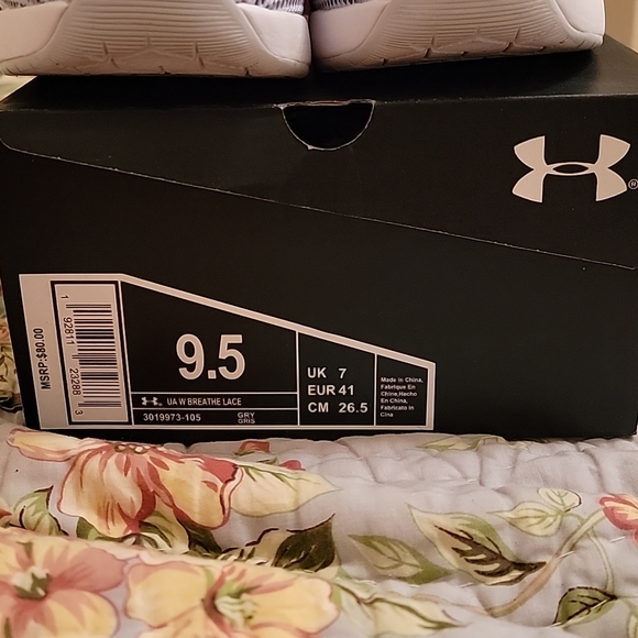 Under Armour Sneakers - Picture 3 of 4